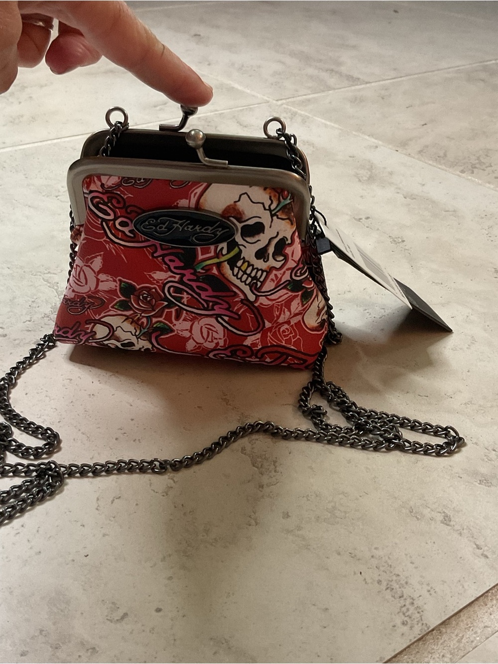 Ed Hardy, skull and roses, kiss lock mini Crossbody Bag with Chain Strap NWT - Picture 9 of 9